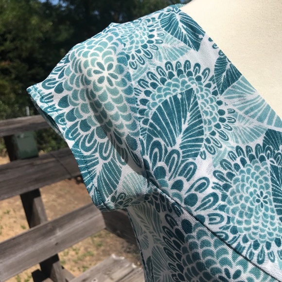 Ann Taylor Short Sleeve Top - Small - Picture 6 of 7